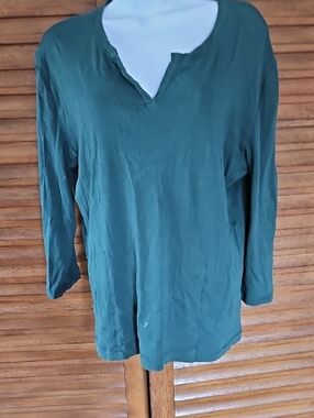 Jones New York Deep Green Long Sleeve Notch-Neck Top